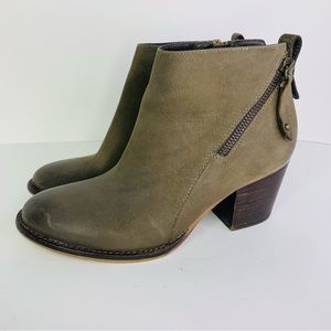 Blondo Nivada Leather Waterproof Ankle Boots  Booties Dual Zip Womens 7 Olive.